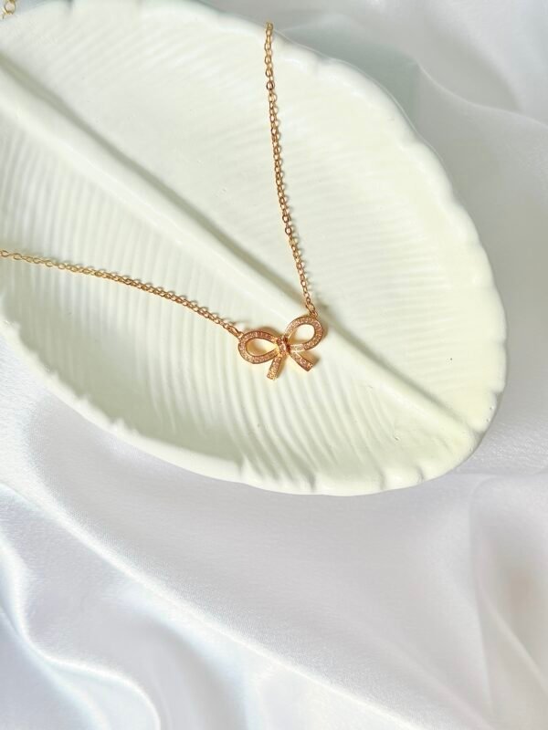 Bow Necklace