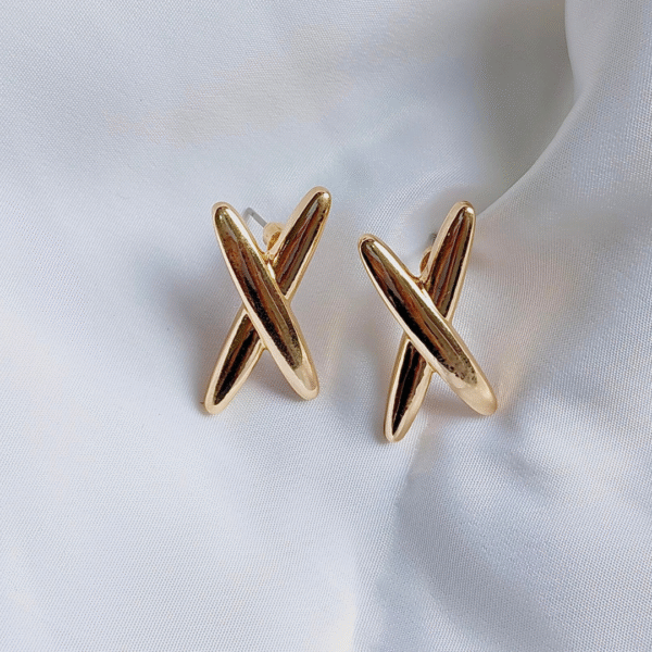 Crisscross Hoops