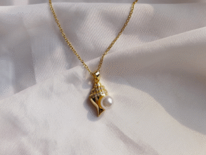 Alternative view of Pearlish Neckchain