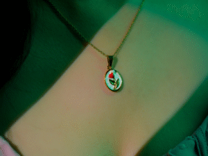 Vintage red rose Chain